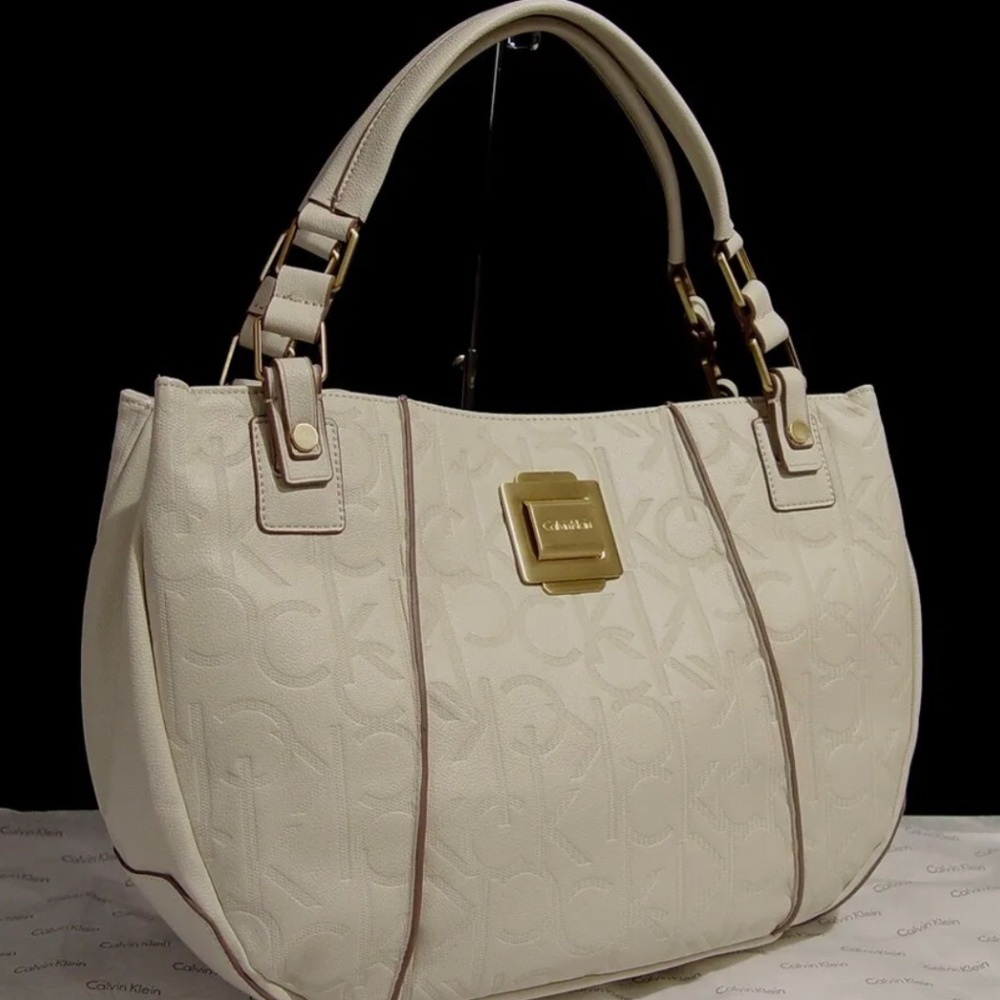 NEW Calvin Klein Women's White Logo Debossed Large Round Tote Bag Handbag Purse